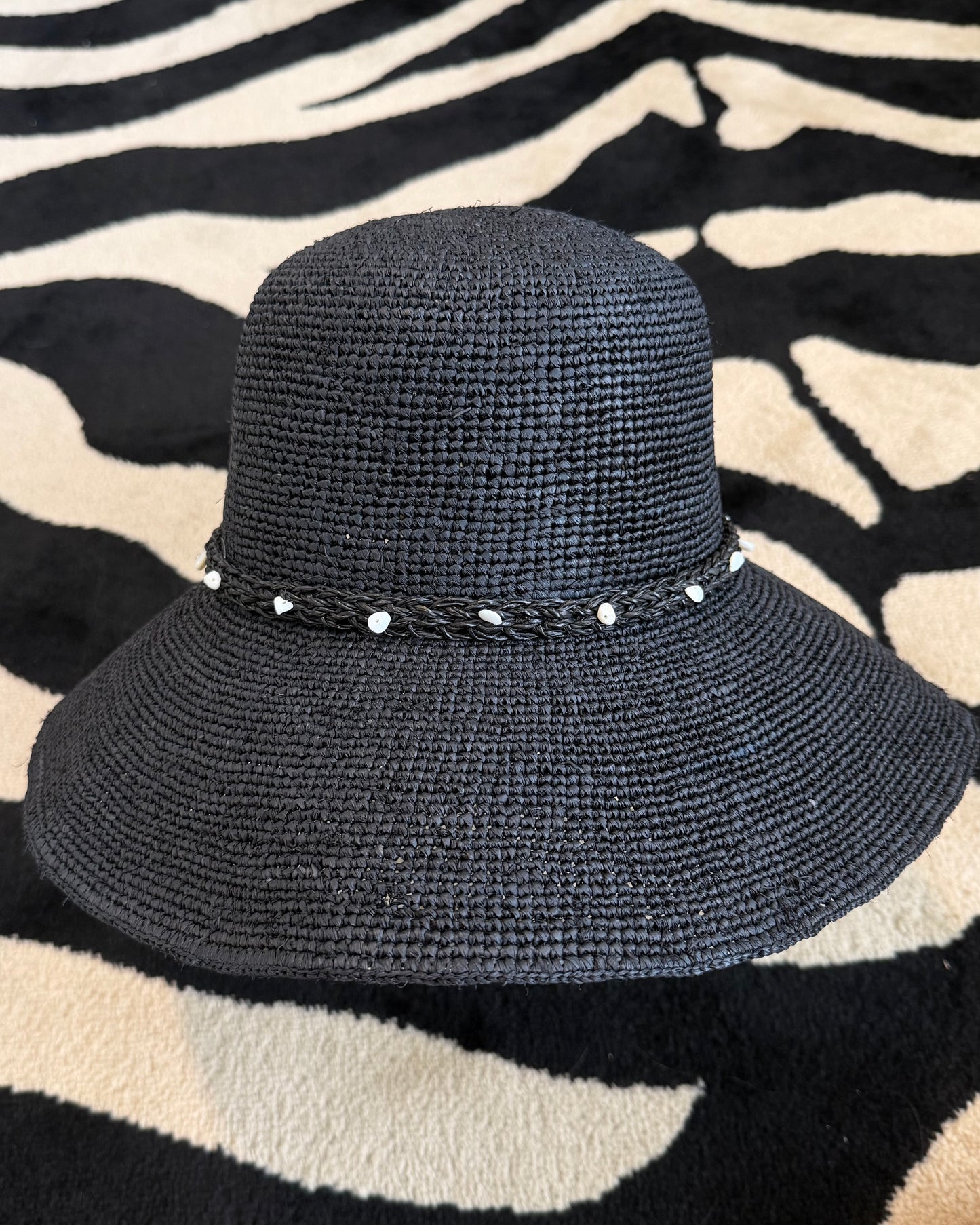Black Seashell Hat
