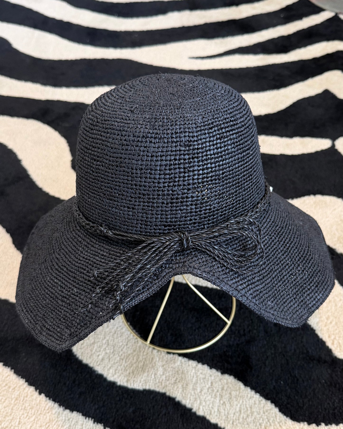 Black Seashell Hat