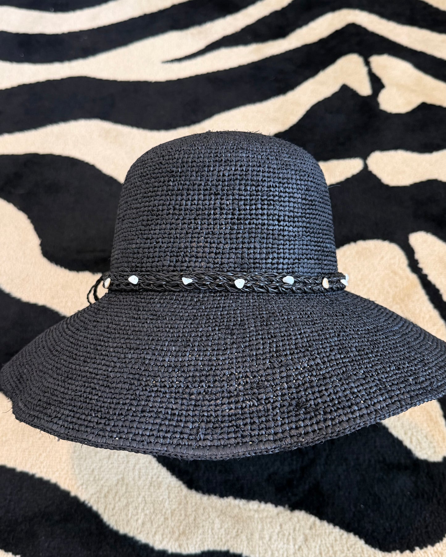 Black Seashell Hat